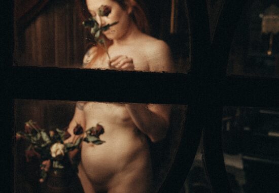nude-woman-antique-window14