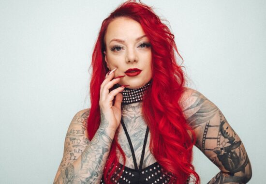 redhead-woman-in-studio-sara08